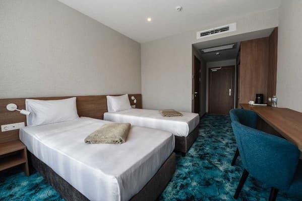 FORWARD CLUB HOUSE 4