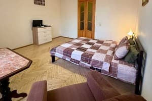 Flatkiev станция метро Контрактовая Площадь 1